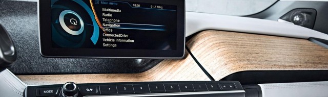 2014-BMW-i3-interior-infotainment