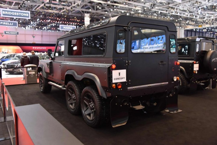 Land Rover Defender Flying Huntsman by Kahn Design Genewa