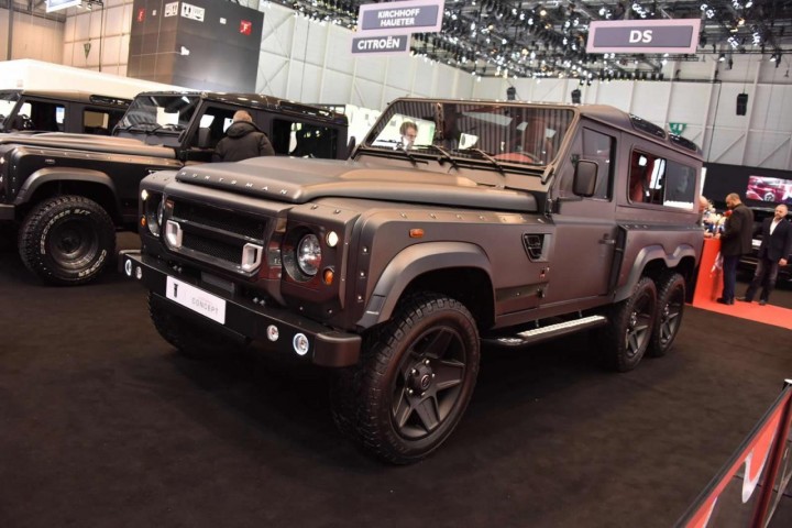 Land Rover Defender Flying Huntsman by Kahn Design Genewa