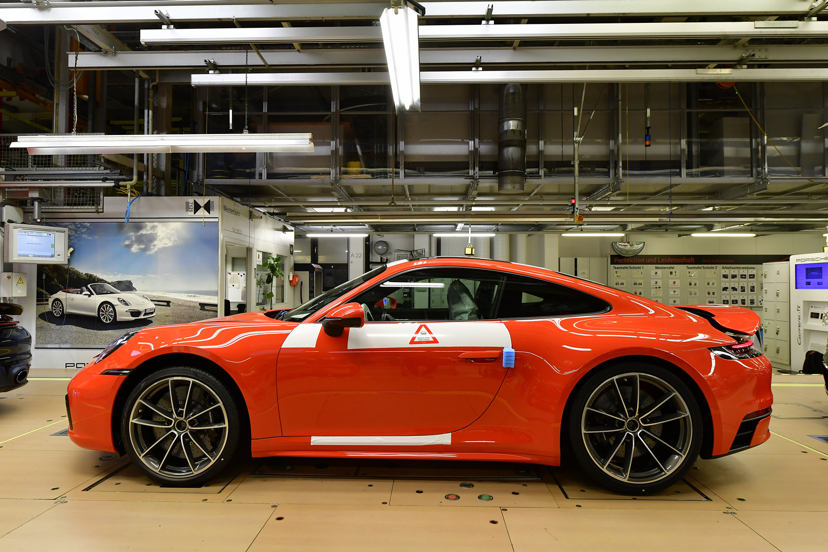 Jak powstaje "nasze" nowe Porsche 911 unikatowe zdjęcia