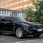 Infiniti FX30dS Black and White Edition