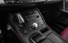 Lexus CT200h facelifting interior srodek