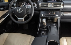 Lexus IS300h Luxury