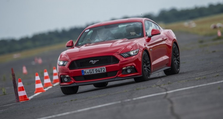 New_Ford_Mustang_polska