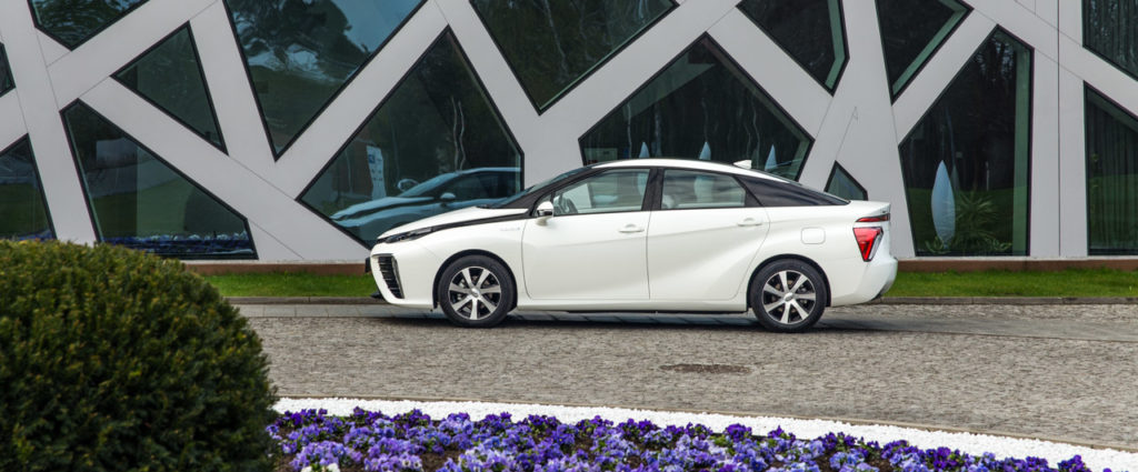 Toyota Mirai Polska test - najbardziej ekologiczne samochody świata