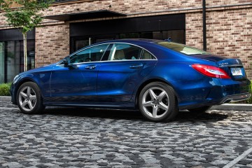 Mercedes-Benz-CLS-350-BlueTEC-4MATIC-niebieski