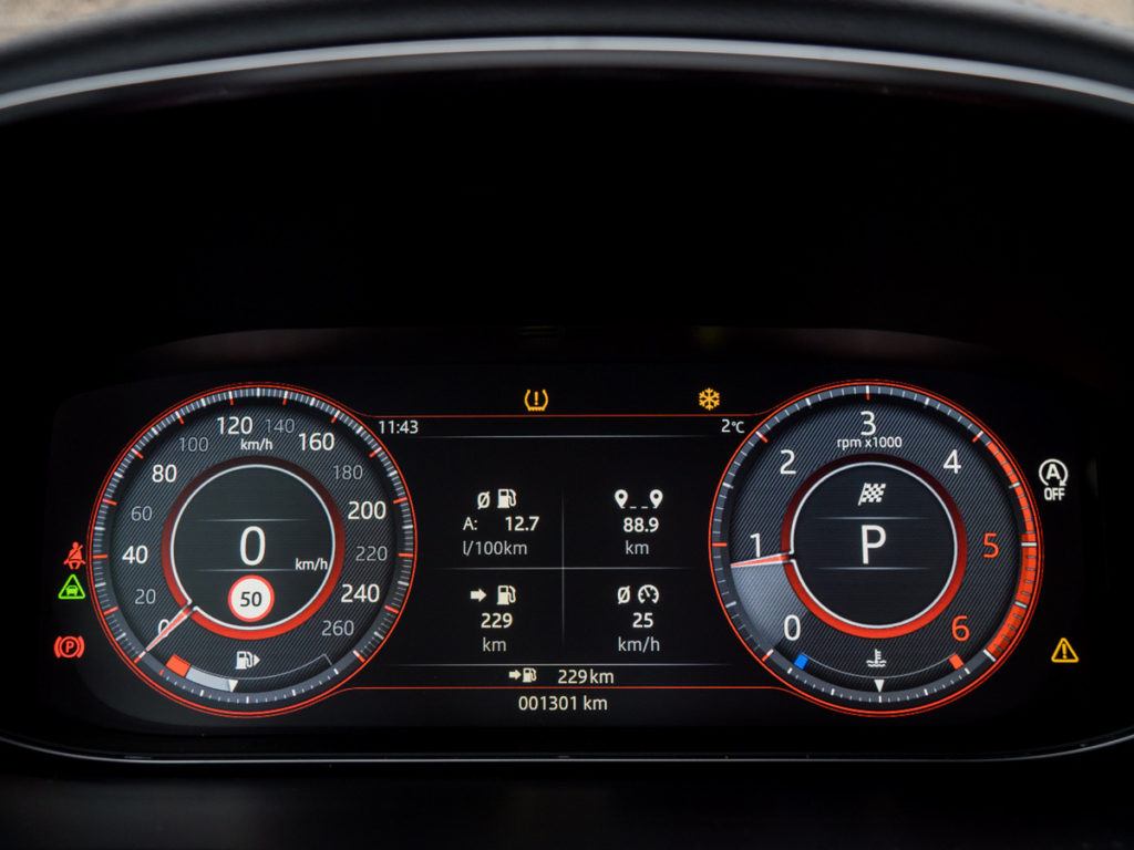 Jaguar E-Pace S cyfrowa tablica wskaźników
