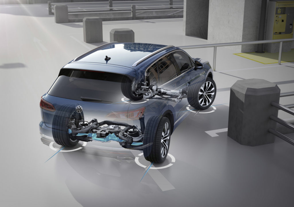 nowy Volkswagen Touareg 2019 opinia i test skrętna oś tylna