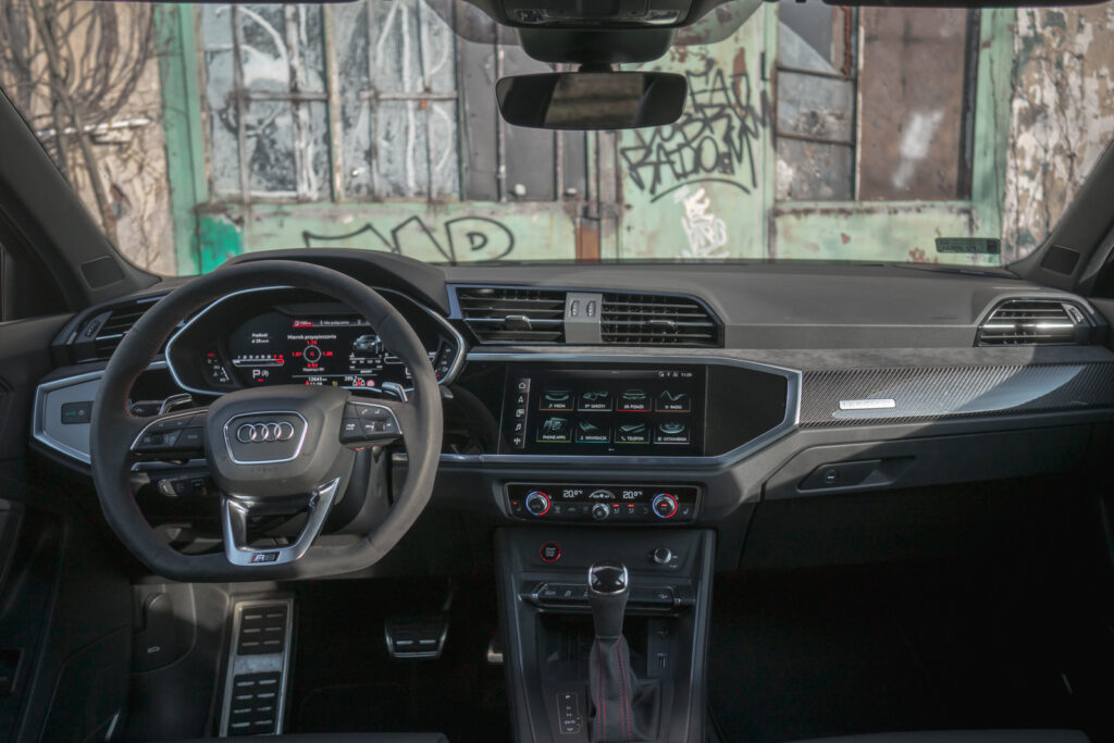 Audi RS Q3 Sportback wnętrze 
