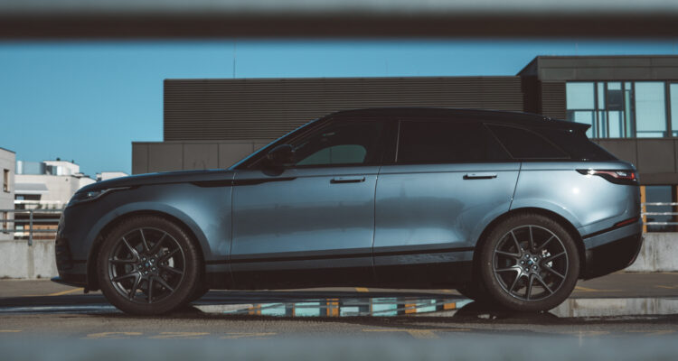 range-rover-velar-r-dynamic-test-5
