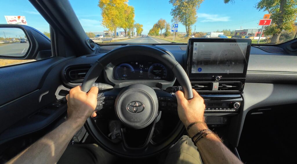 toyota yaris cross 2025 test i opina 1