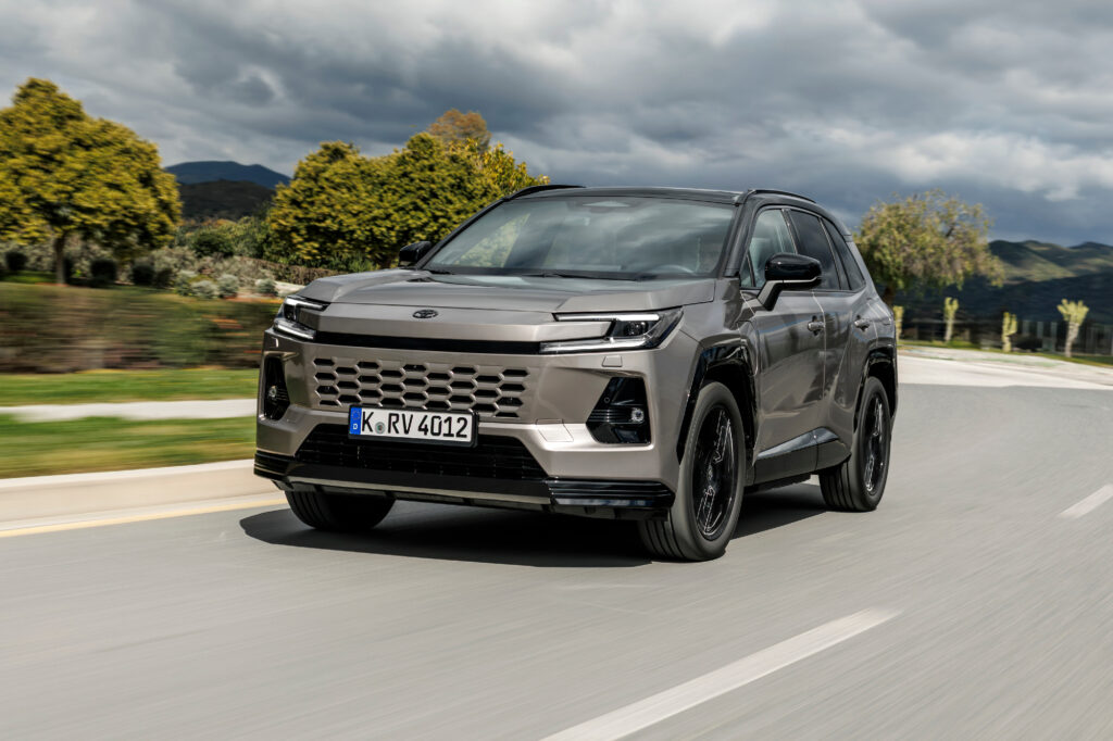 Nowa Toyota RAV4 2026 test opinia wyciszenie_217