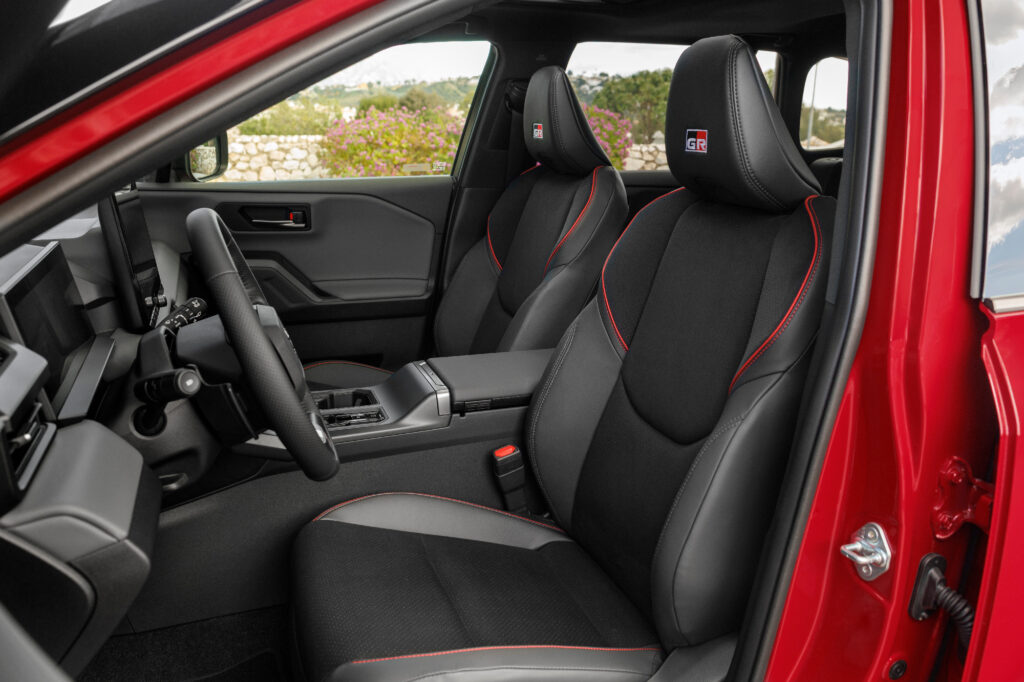 Nowa Toyota RAV4 2026 test opinia wyciszenie_38